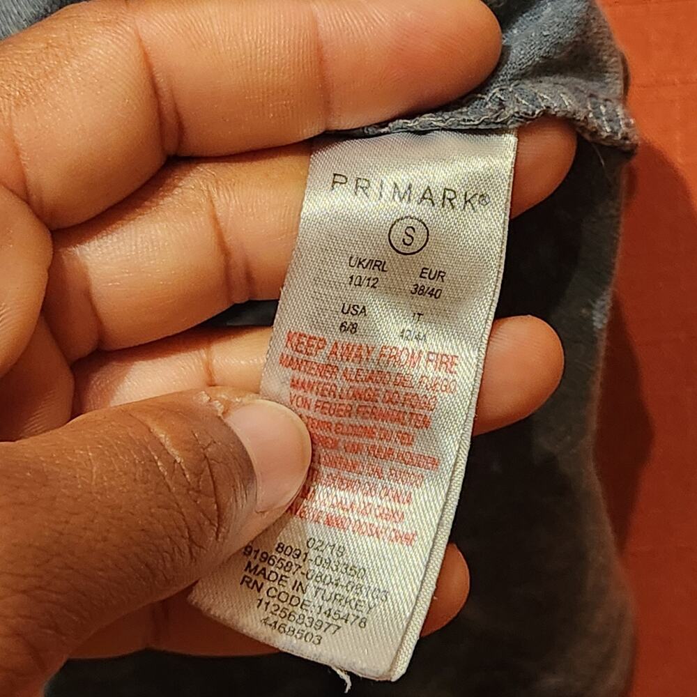 Friends 'Central Perk' Grey Sz Small Distressed Lightweight Juniors Y2K Pheobe - Picture 4 of 7